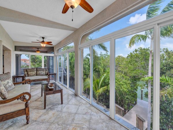 Five Bedroom Keys Pool Home Stunning