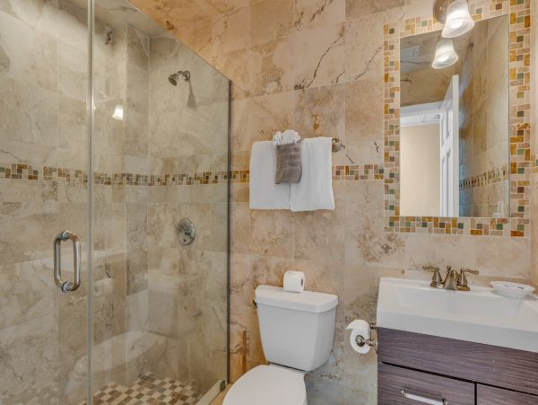 Five Bedroom Keys Pool Home Stunning