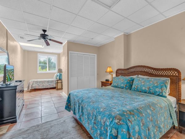 Five Bedroom Keys Pool Home Stunning