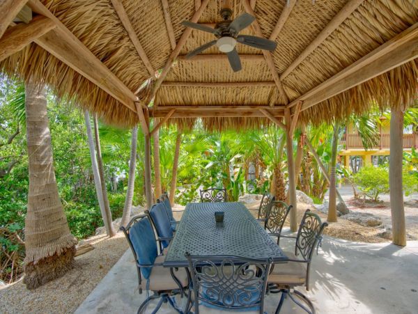 Five Bedroom Keys Pool Home Stunning