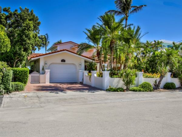 Ocean Views Vacation Home in Marathon Three Bedroom