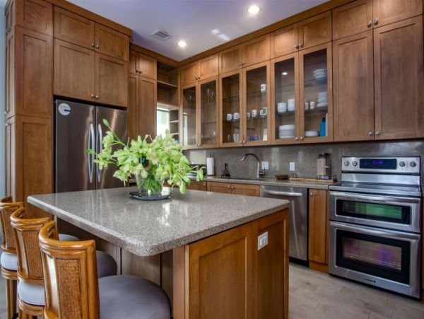 Magnificent Marathon Vacation Villa Four Bedrooms