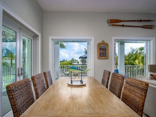 Magnificent Marathon Vacation Villa Four Bedrooms