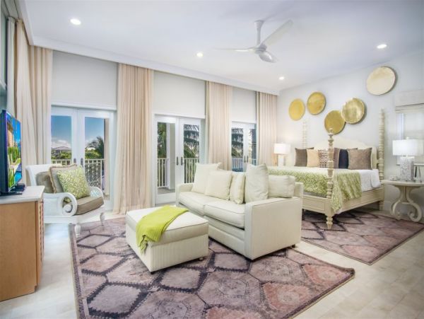 Magnificent Marathon Vacation Villa Four Bedrooms