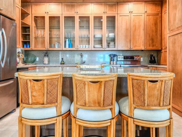 Magnificent Marathon Vacation Villa Four Bedrooms