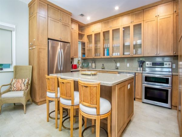 Magnificent Marathon Vacation Villa Four Bedrooms
