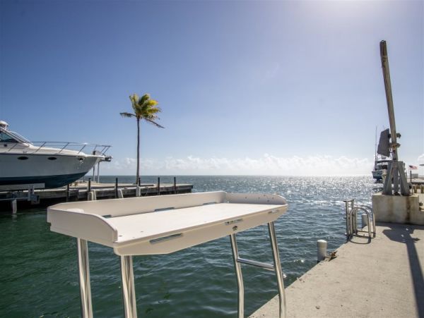 Marathon 3 Bedroom Home with Dock & Jacuzzi