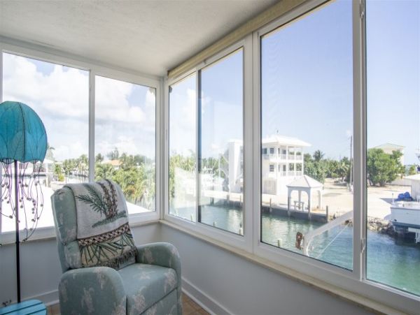 Marathon 3 Bedroom Home with Dock & Jacuzzi