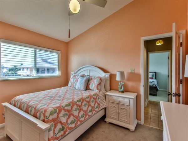 Marathon 3 Bedroom Home with Dock & Jacuzzi