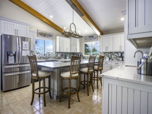 Marathon 3 Bedroom Home with Dock & Jacuzzi