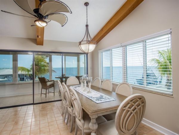 Marathon 3 Bedroom Home with Dock & Jacuzzi