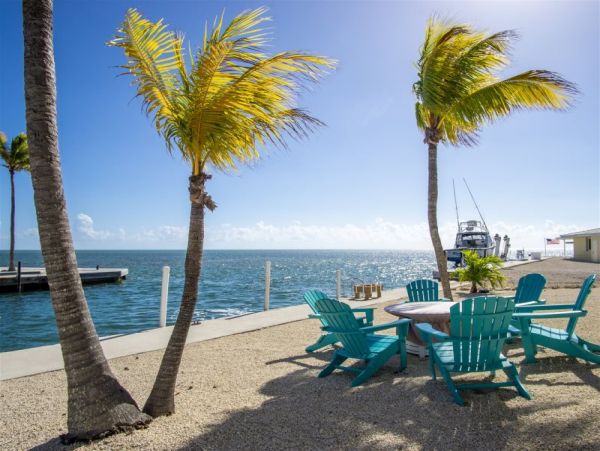 Marathon 3 Bedroom Home with Dock & Jacuzzi
