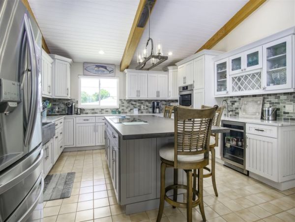 Marathon 3 Bedroom Home with Dock & Jacuzzi