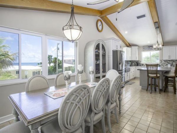 Marathon 3 Bedroom Home with Dock & Jacuzzi