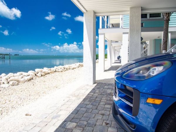 Ocean Views Marathon Vacation Home Two Bedroom