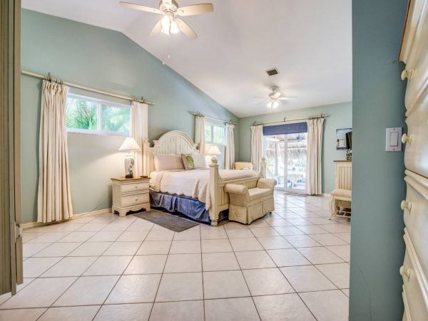 Beautiful House with 3 Bedrooms in Key Colony Beach