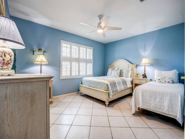 Beautiful House with 3 Bedrooms in Key Colony Beach