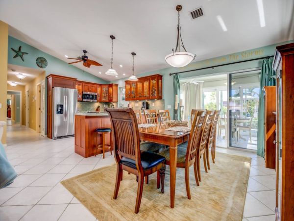 Beautiful House with 3 Bedrooms in Key Colony Beach