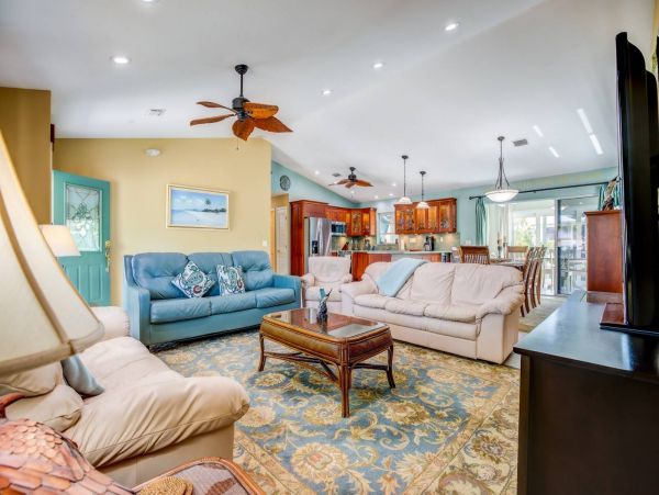Beautiful House with 3 Bedrooms in Key Colony Beach