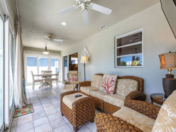 Beautiful House with 3 Bedrooms in Key Colony Beach
