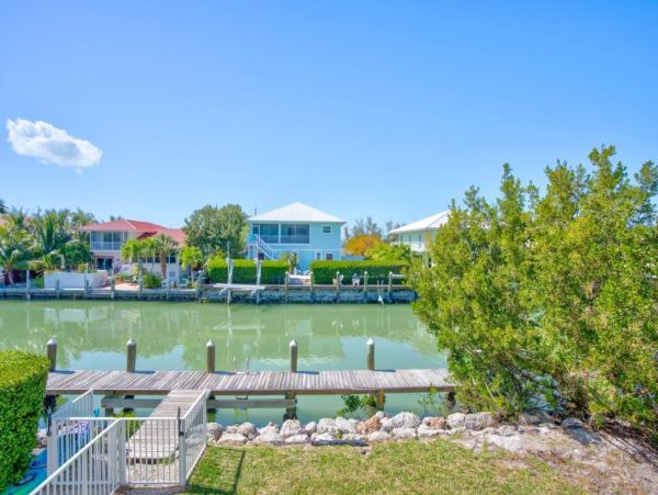 Florida Keys Vacation Rental Sombrero Beach - Key Colony Beach Waterfront Home