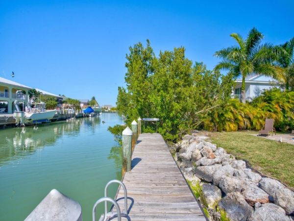 Florida Keys Vacation Rental Sombrero Beach - Key Colony Beach Waterfront Home