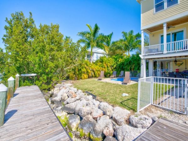 Florida Keys Vacation Rental Sombrero Beach - Key Colony Beach Waterfront Home