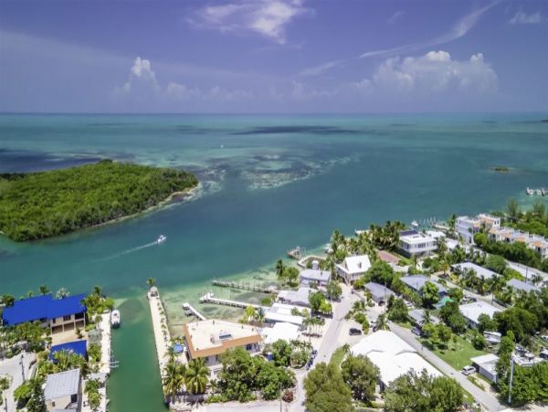 Rare Sandy Beach Vacation Rental