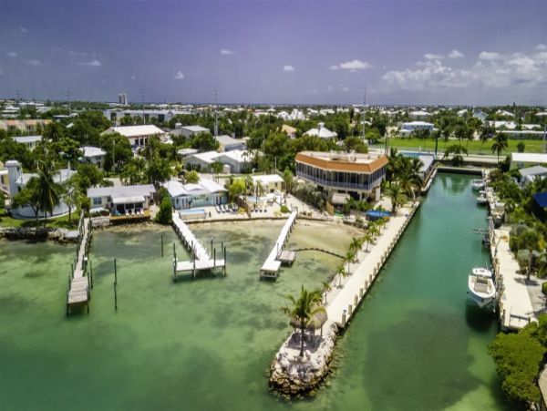 Rare Sandy Beach Vacation Rental