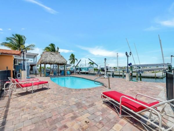 Beautiful Marathon Vacation Home with Private Pool & Views