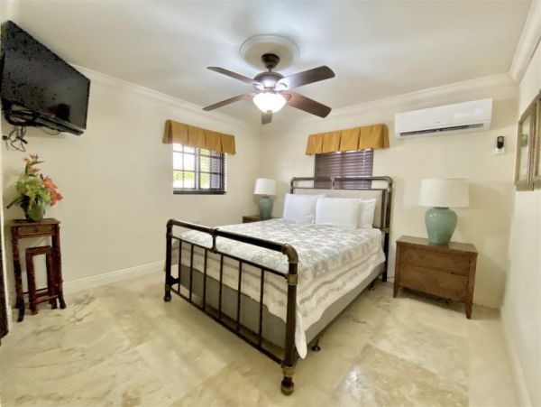 Beautiful Marathon Vacation Home with Private Pool & Views