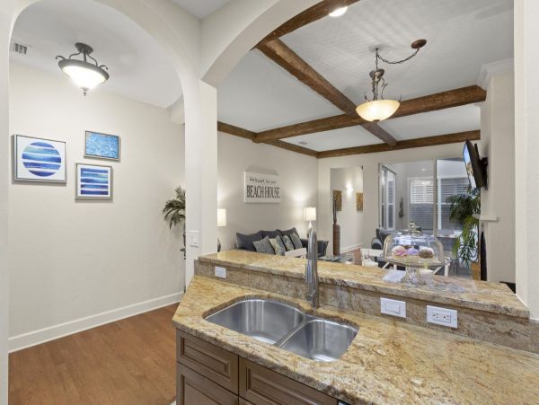 Walk to Beach 3 Bedroom Town Home with Private Pool