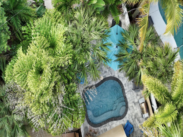 Walk to Beach 3 Bedroom Town Home with Private Pool