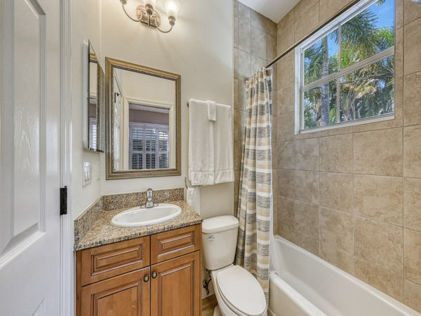 Walk to Beach 3 Bedroom Town Home with Private Pool