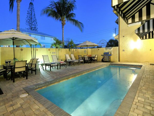 Siesta Key Vacation Duplex Three Bedroom Walk to Beach
