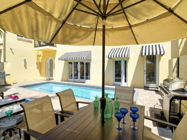 Siesta Key Vacation Duplex Three Bedroom Walk to Beach