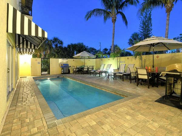 Siesta Key Vacation Duplex Three Bedroom Walk to Beach