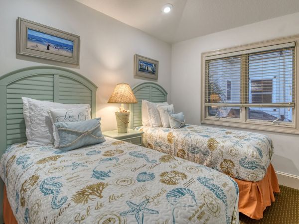Siesta Key Vacation Duplex Three Bedroom Walk to Beach