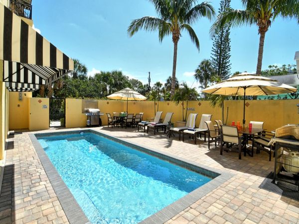 Siesta Key Vacation Duplex Three Bedroom Walk to Beach