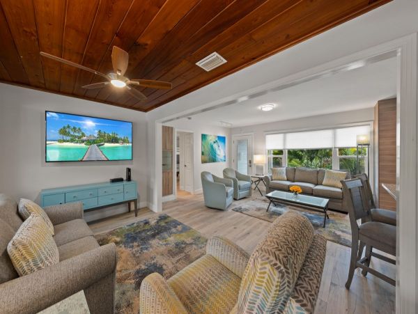 Siesta Key Vacation Home Outdoor Oasis with Private Pool