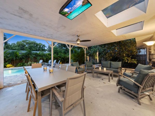 Siesta Key Vacation Home Outdoor Oasis with Private Pool