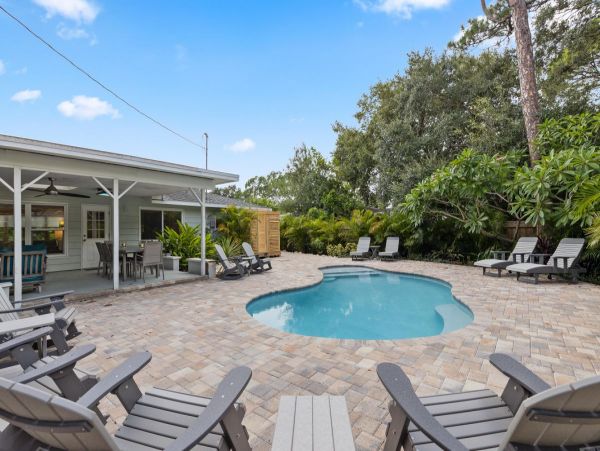Siesta Key Vacation Home Outdoor Oasis with Private Pool