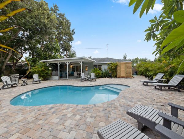 Siesta Key Vacation Home Outdoor Oasis with Private Pool