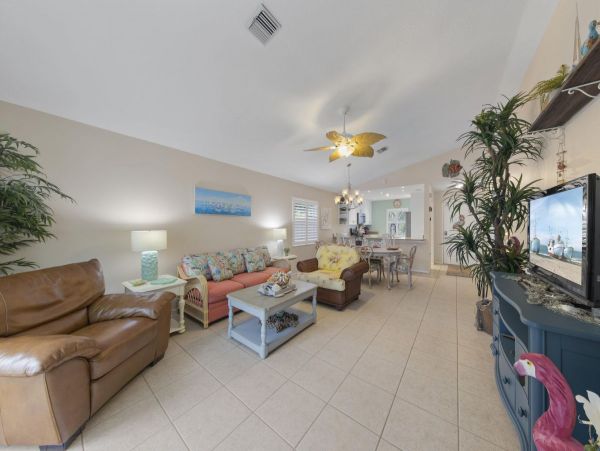Sarasota Vacation Cottage with Heated Pool