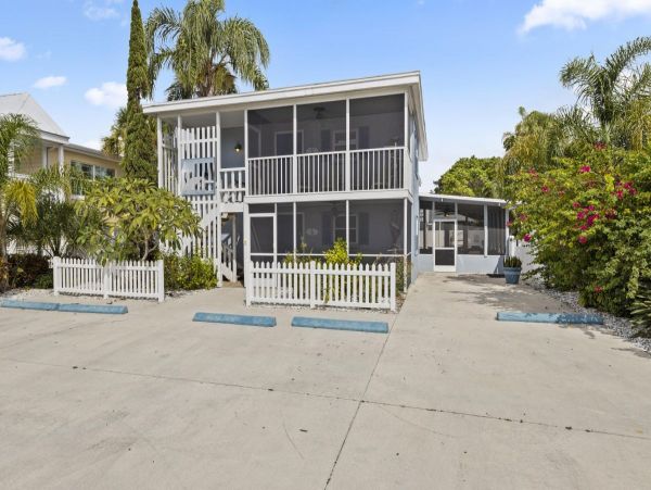 Unique Combination of Four Units in Siesta Key