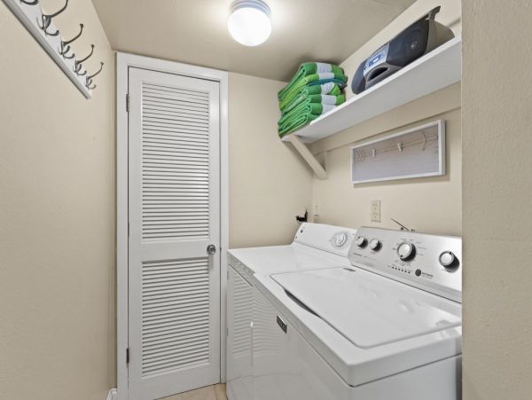 3 Bedroom House in the Heart of Siesta Key, 3 min walk to beach