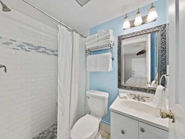 3 Bedroom House in the Heart of Siesta Key, 3 min walk to beach
