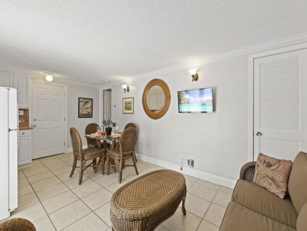 3 Bedroom House in the Heart of Siesta Key, 3 min walk to beach