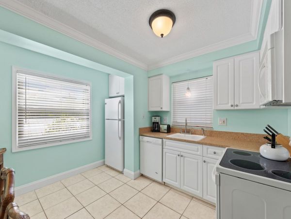 Siesta Key Village Dreamy Steps to Sandy Beach