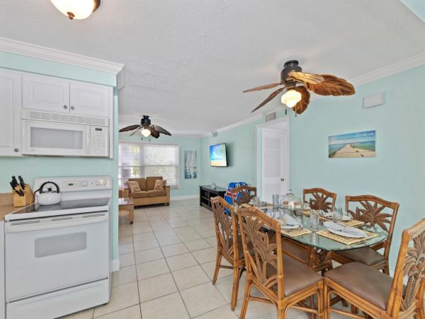 Siesta Key Village Dreamy Steps to Sandy Beach